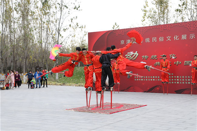 感受民间技艺 体验非遗魅力——京津冀三地民俗文化在这里绽放(图4) 感受民间技艺 体验非遗魅力——京津冀三地民俗文化在这里绽放(图4)
