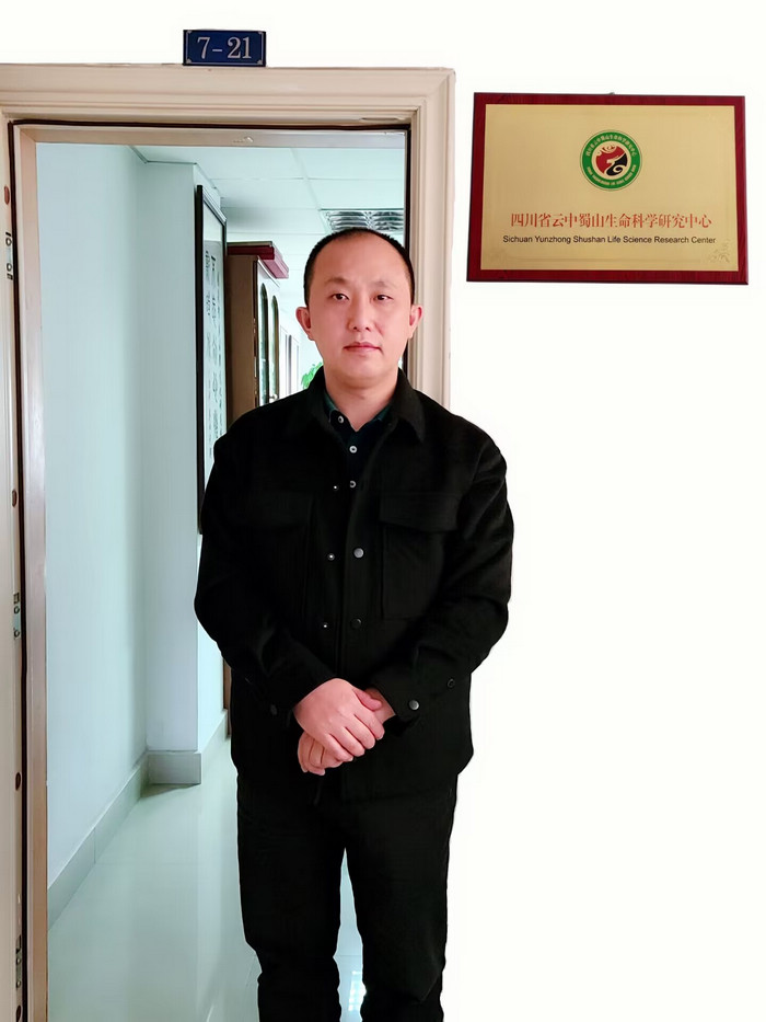 本网主编简介