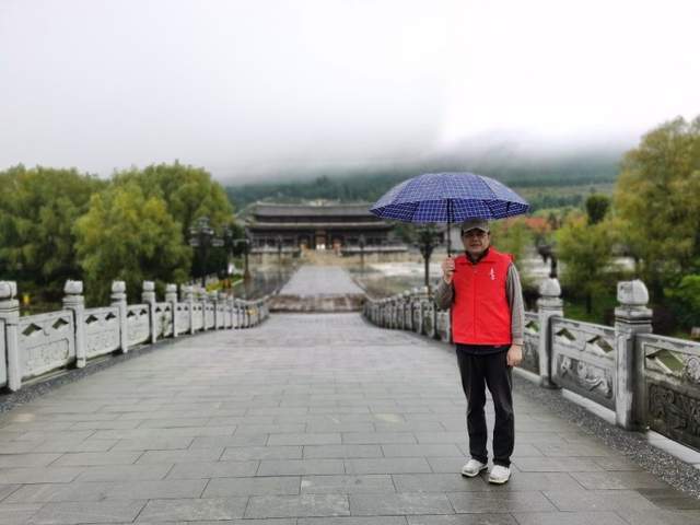 乡愁追寻、地域书写和诗意表达——梁洪诗歌赏析兼谈诗集《一个饺子的距离》(图2) 乡愁追寻、地域书写和诗意表达——梁洪诗歌赏析兼谈诗集《一个饺子的距离》(图2)