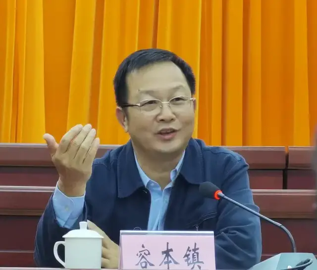岜莱诗会:激情燃烧的诗歌盛会(图1) 岜莱诗会:激情燃烧的诗歌盛会(图1)