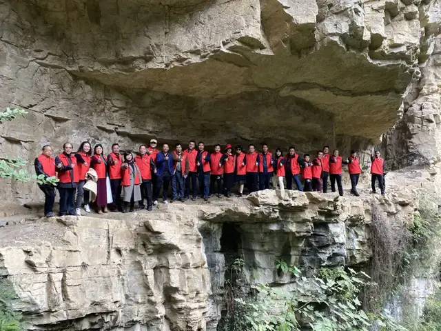 岜莱诗会:激情燃烧的诗歌盛会(图7) 岜莱诗会:激情燃烧的诗歌盛会(图7)